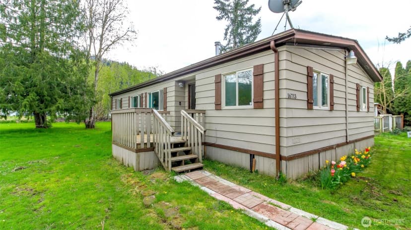 Property photo for 16713 75th Street Ct E, Sumner photo 4