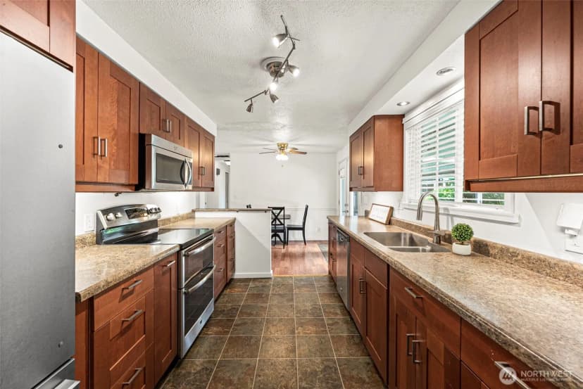 Property photo for 5404 111th Street Sw, Lakewood photo 11