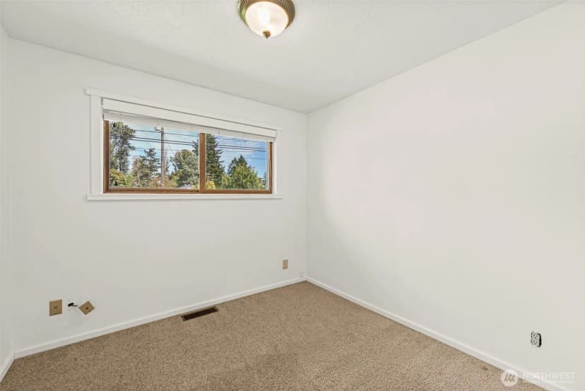 Property photo for 5404 111th Street Sw, Lakewood photo 15