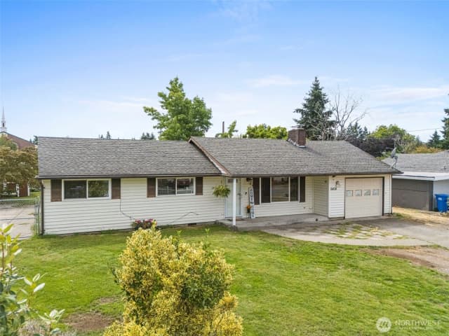 Property photo for 5404 111th Street Sw, Lakewood photo 2
