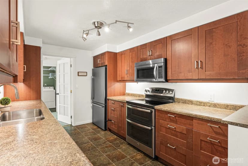 Property photo for 5404 111th Street Sw, Lakewood photo 8