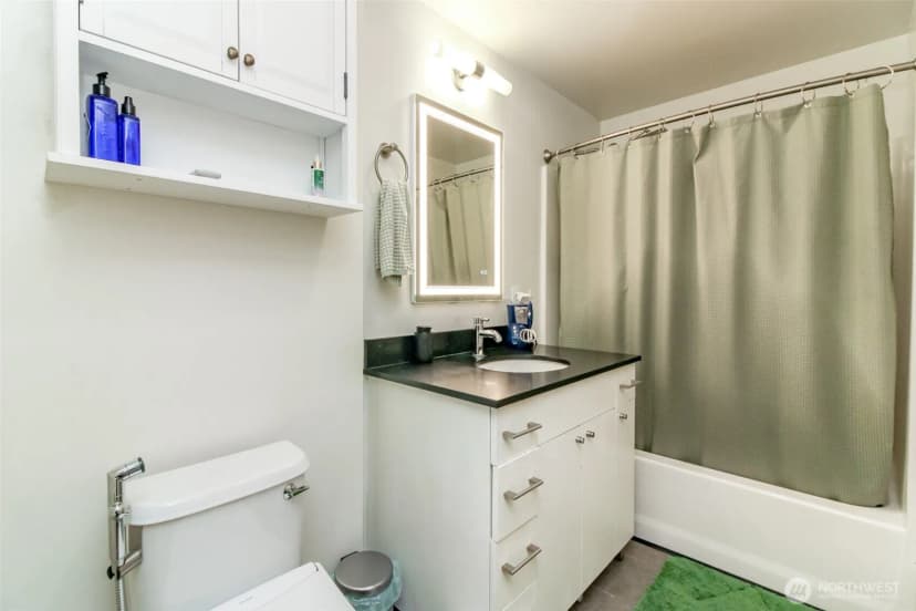 Property photo for 76 Cedar Street #207, Seattle photo 10
