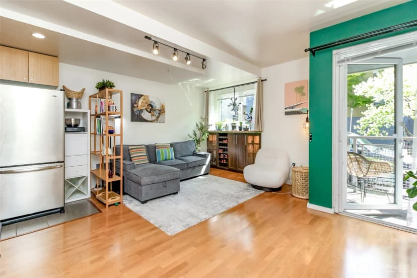 Property photo for 76 Cedar Street #207, Seattle photo 6