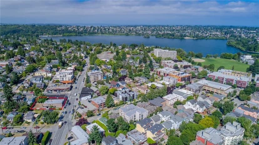 Property photo for 6408 Latona Avenue Ne, Seattle photo 12