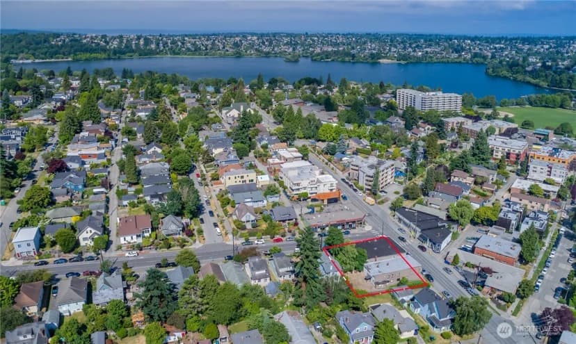 Property photo for 305 Ne 65th Street, Seattle photo 9