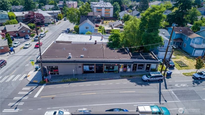 Property photo for 305 Ne 65th Street, Seattle photo 6