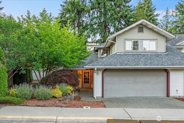 Property photo for 10244 Ne 138 Place #b1, Kirkland photo 2