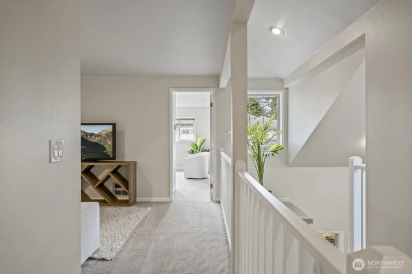 Property photo for 10244 Ne 138 Place #b1, Kirkland photo 29