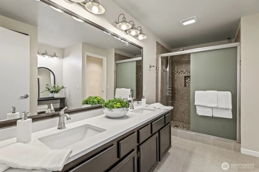 Property photo for 10244 Ne 138 Place #b1, Kirkland photo 21