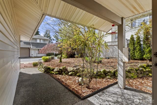 Property photo for 10244 Ne 138 Place #b1, Kirkland photo 4