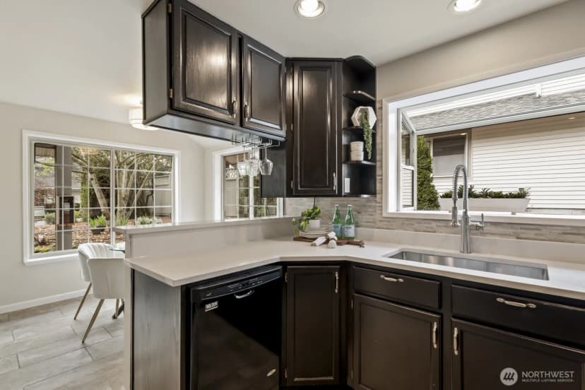 Property photo for 10244 Ne 138 Place #b1, Kirkland photo 9