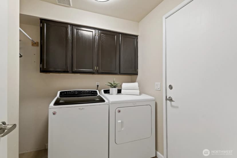 Property photo for 10244 Ne 138 Place #b1, Kirkland photo 23