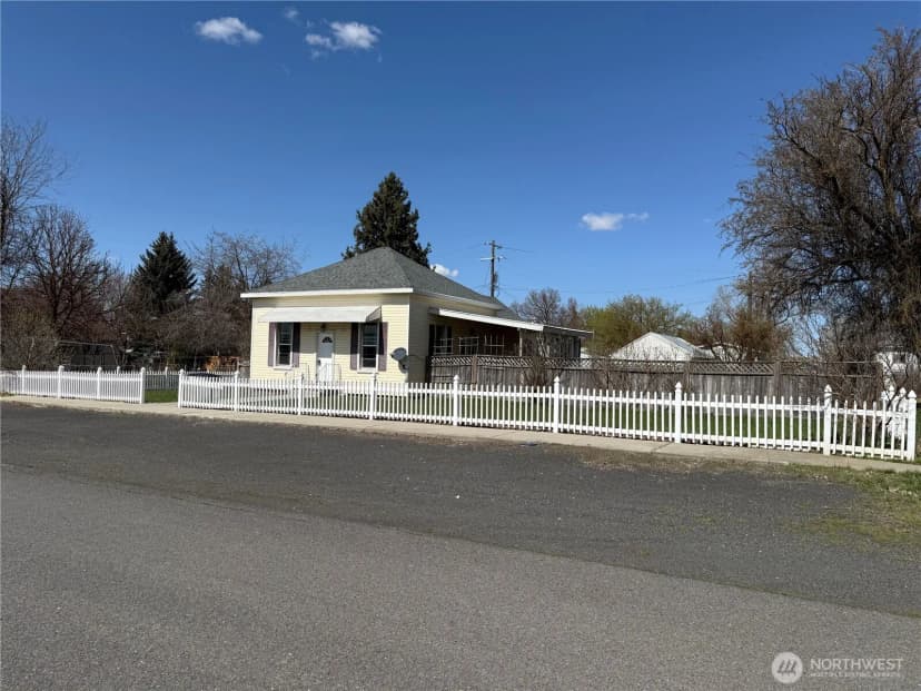 Property photo for 205 W Glover Street, Harrington photo 2