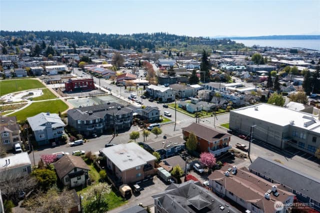 Property photo for 621 Daley Street, Edmonds photo 3