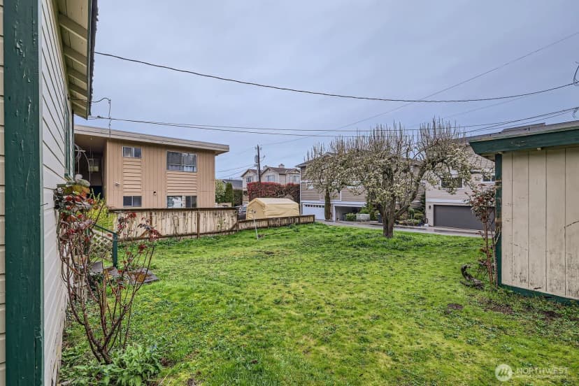 Property photo for 621 Daley Street, Edmonds photo 9