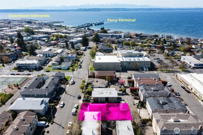 Property photo for 621 Daley Street, Edmonds photo 19