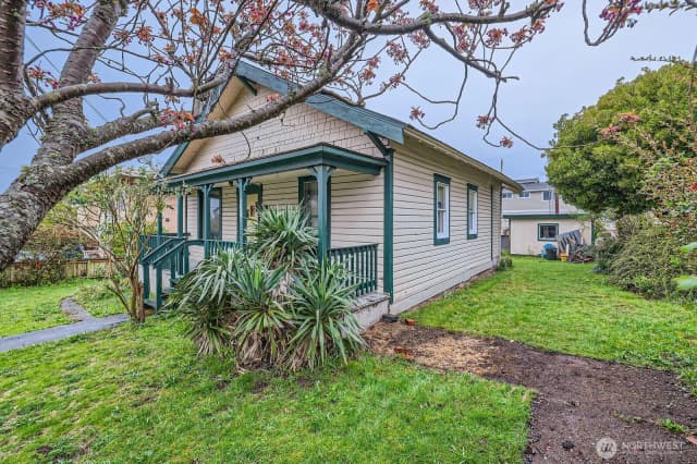 Property photo for 621 Daley Street, Edmonds photo 4