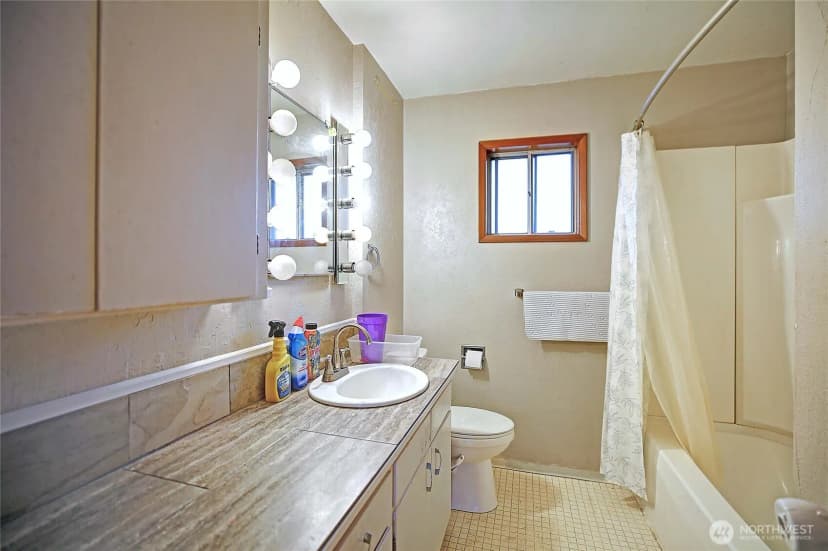 Property photo for 27305 102nd Avenue Nw, Stanwood photo 11