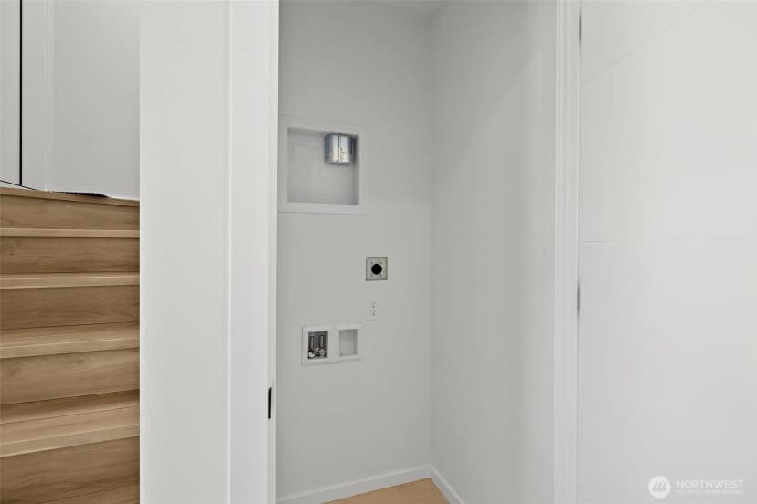 Property photo for 8324 16th Avenue Nw #d, Seattle photo 17
