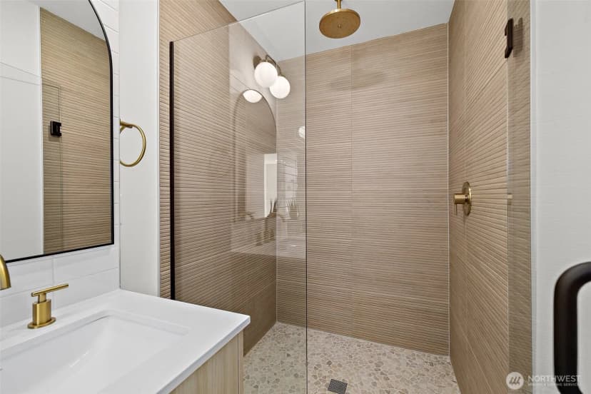 Property photo for 8324 16th Avenue Nw #d, Seattle photo 22