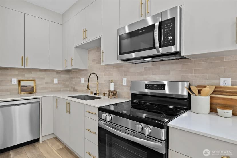 Property photo for 8324 16th Avenue Nw #d, Seattle photo 10