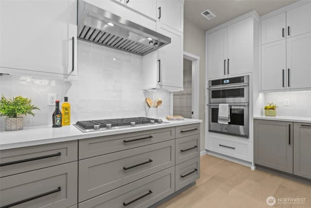 Property photo for 18116 83rd Avenue Ne, Kenmore photo 4
