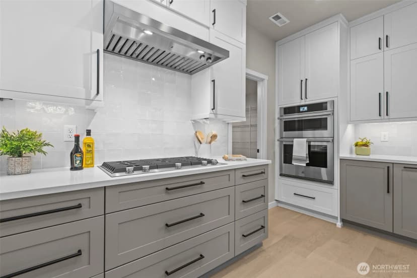 Property photo for 18116 83rd Avenue Ne, Kenmore photo 4
