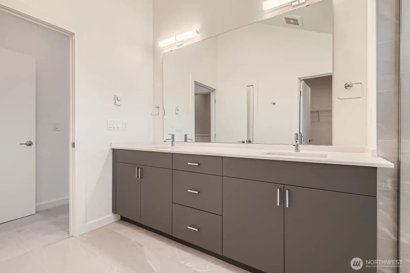 Property photo for 1327 N 185th #c, Shoreline photo 14