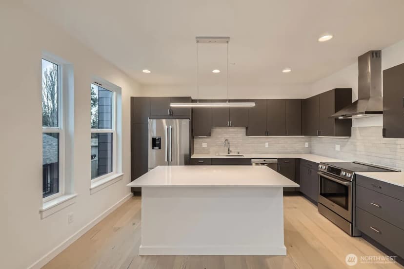 Property photo for 1327 N 185th #c, Shoreline photo 9