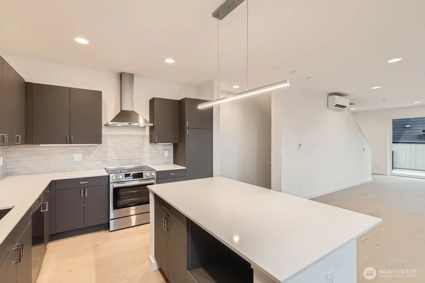 Property photo for 1327 N 185th #c, Shoreline photo 6