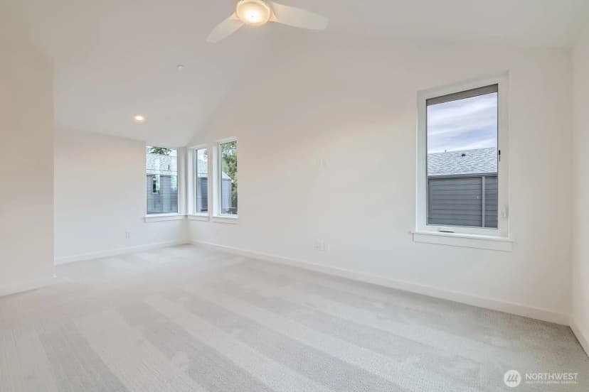 Property photo for 1327 N 185th #c, Shoreline photo 12
