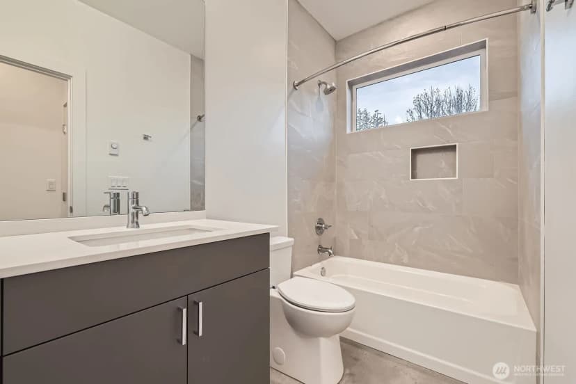 Property photo for 1327 N 185th #c, Shoreline photo 21