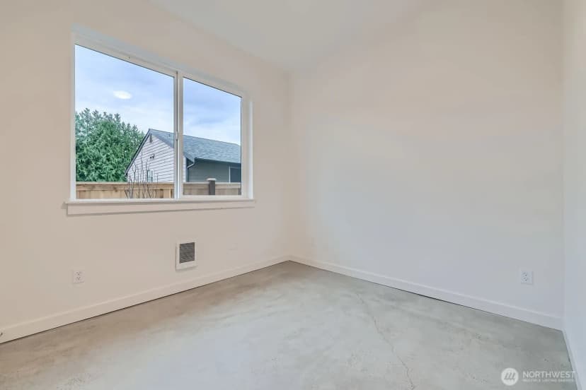 Property photo for 1327 N 185th #c, Shoreline photo 20