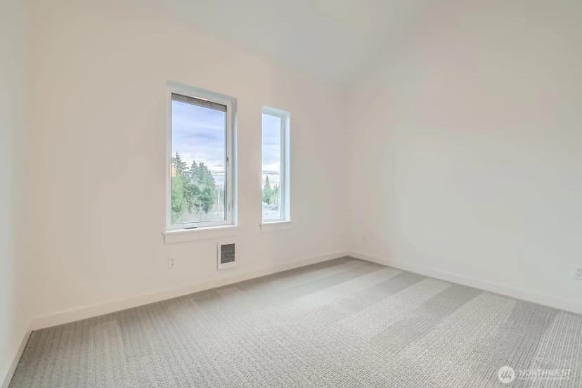 Property photo for 1327 N 185th #c, Shoreline photo 16