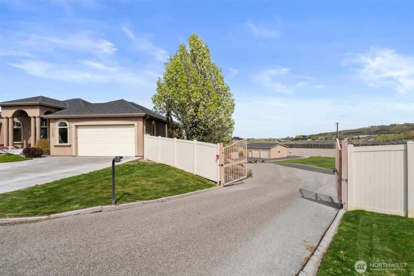 Property photo for 101607 E Ridgeview Ct, Kennewick photo 37