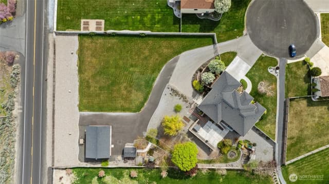 Property photo for 101607 E Ridgeview Ct, Kennewick photo 3