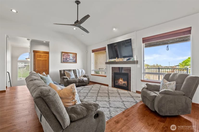 Property photo for 101607 E Ridgeview Ct, Kennewick photo 8