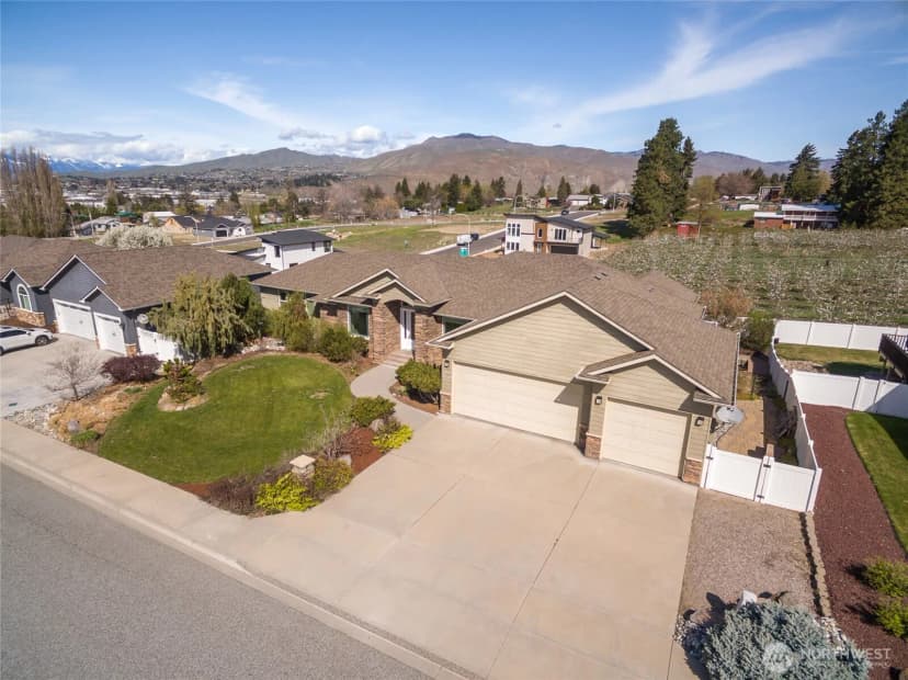 Property photo for 107 Springhill Drive, East Wenatchee photo 3