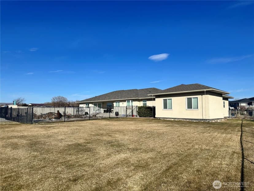 Property photo for 707 Ross Court Sw, Mattawa photo 35