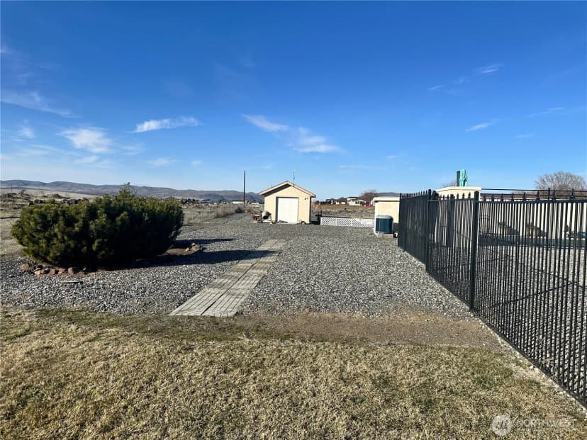 Property photo for 707 Ross Court Sw, Mattawa photo 36