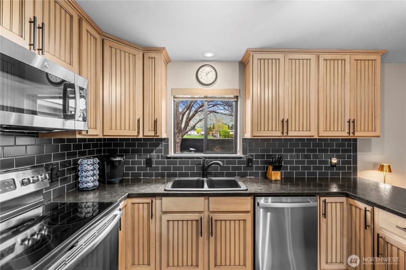 Property photo for 936 Grenz Street, Wenatchee photo 7
