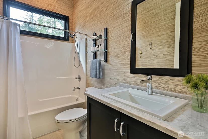 Property photo for 2265 West Beach Road, Oak Harbor photo 31