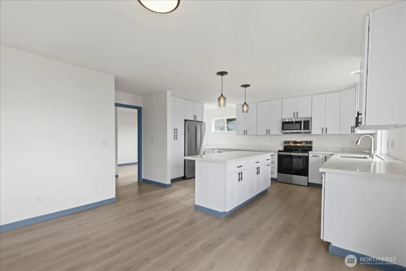 Property photo for 9360 Se Southworth Drive, Port Orchard photo 8