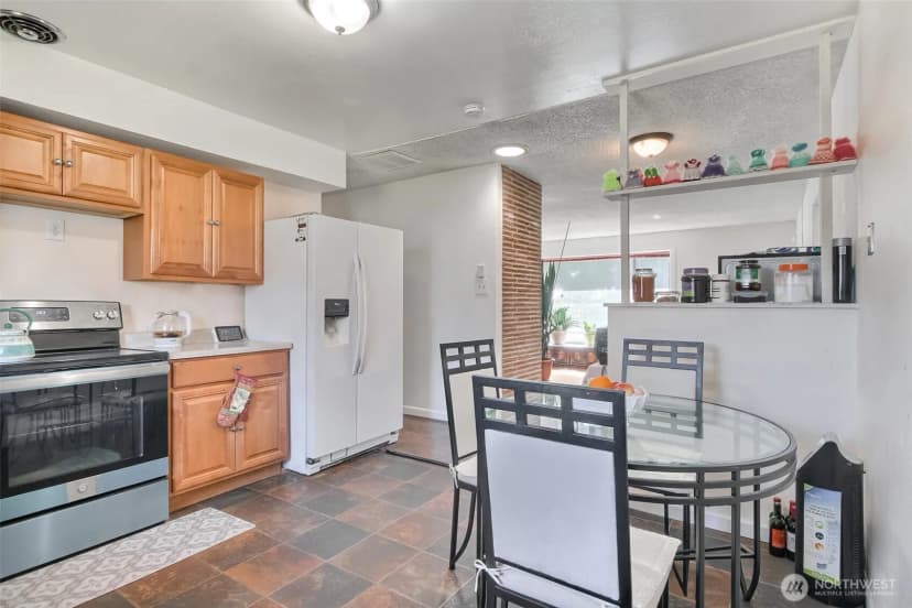 Property photo for 810 Sw 356th Street, Federal Way photo 14