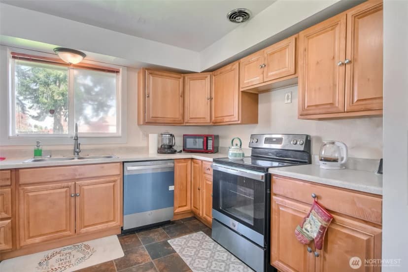 Property photo for 810 Sw 356th Street, Federal Way photo 18