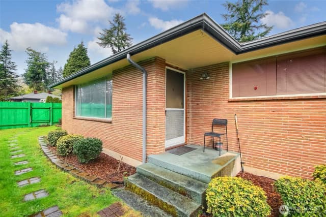 Property photo for 810 Sw 356th Street, Federal Way photo 2