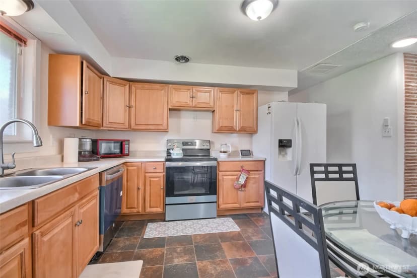 Property photo for 810 Sw 356th Street, Federal Way photo 16