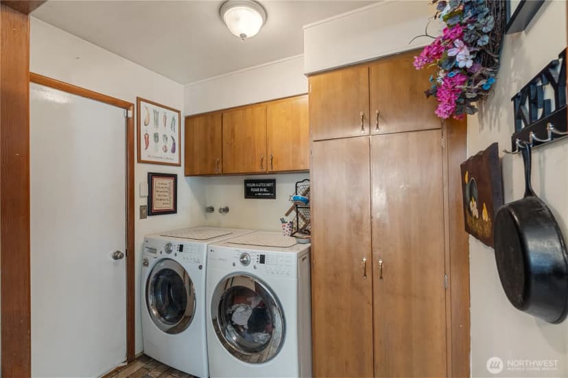 Property photo for 6507 Karjala Road, Aberdeen photo 9