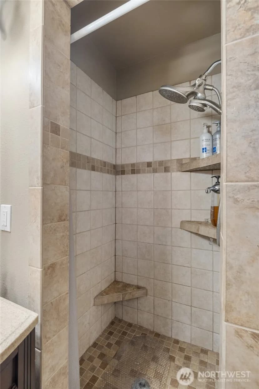 Property photo for 6507 Karjala Road, Aberdeen photo 21