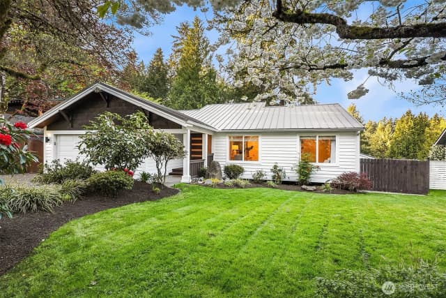 Property photo for 11820 Ne 145th Street, Kirkland photo 2